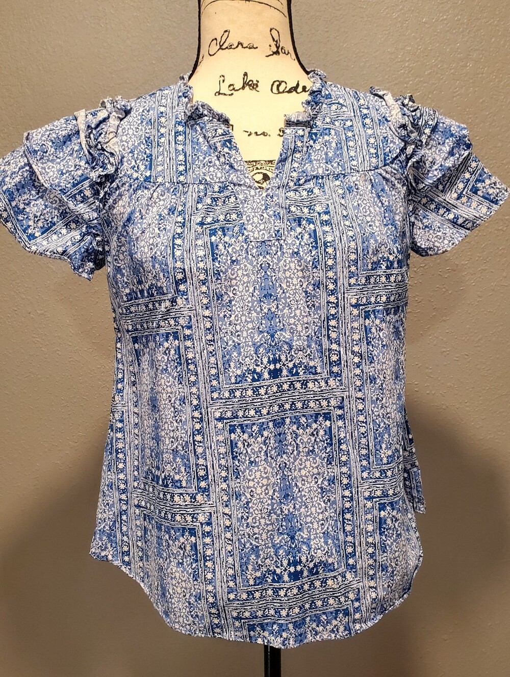 Calessa Blue Floral Patchwork Short Sleeve Blouse Size Small